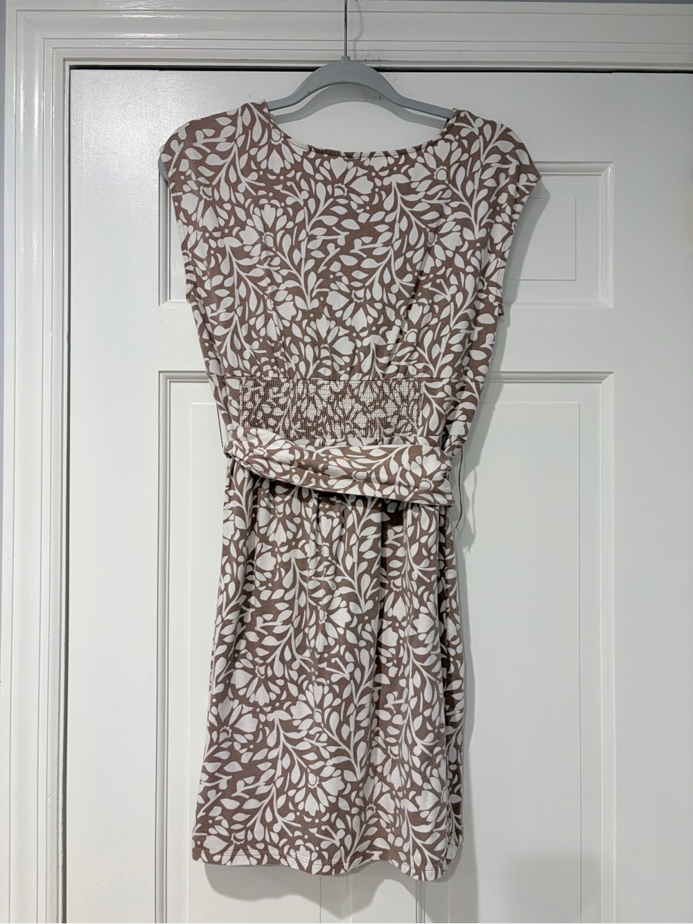 LOFT Taupe & White Leaf-Print V-Neck Mini Dress - Picture 2 of 9